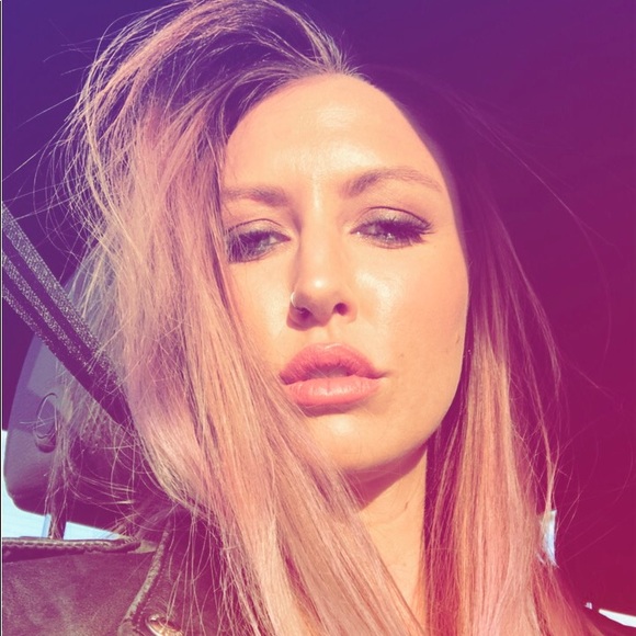 Meet your Posher, Rebecca - Picture 1 of 1